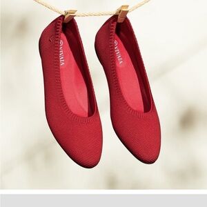 Vivaia size 6 almond toe red arch support flats